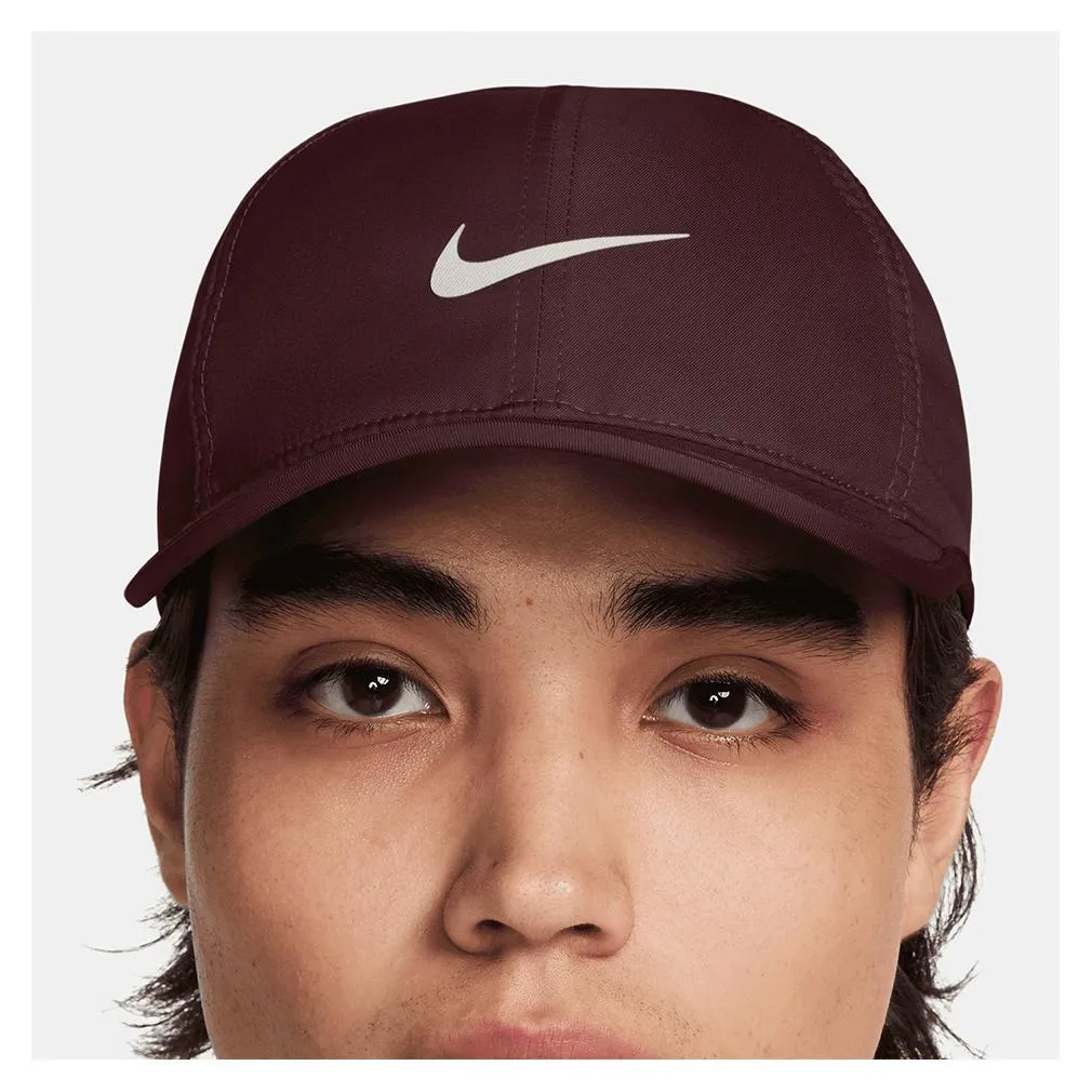 Dri-FIT Club Featherlight Cap Burgundy Crush and White