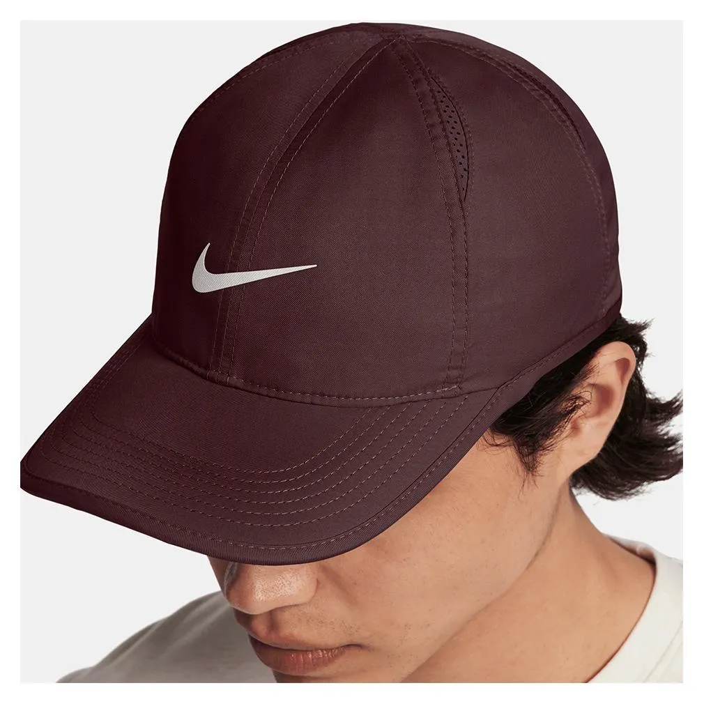 Dri-FIT Club Featherlight Cap Burgundy Crush and White