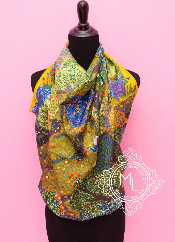 Hermes Jaune d'or Twill Silk 90 cm Dans Un Jardin Anglais Scarf