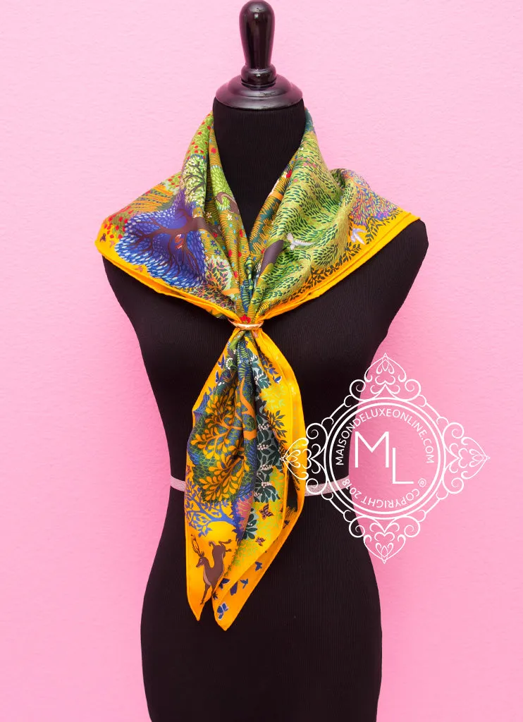 Hermes Jaune d'or Twill Silk 90 cm Dans Un Jardin Anglais Scarf