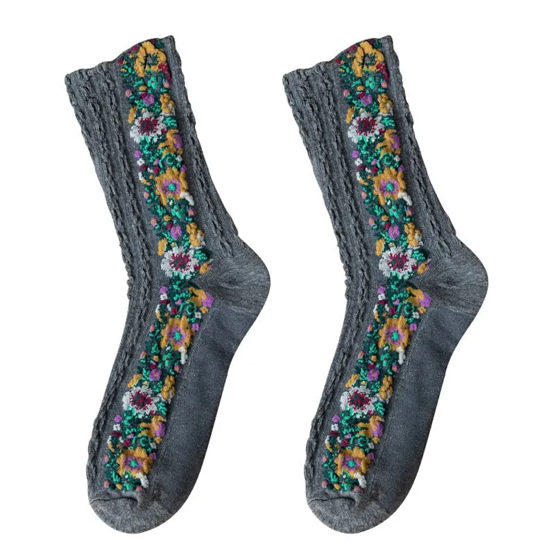 Ivy - Embroidered Floral Socks