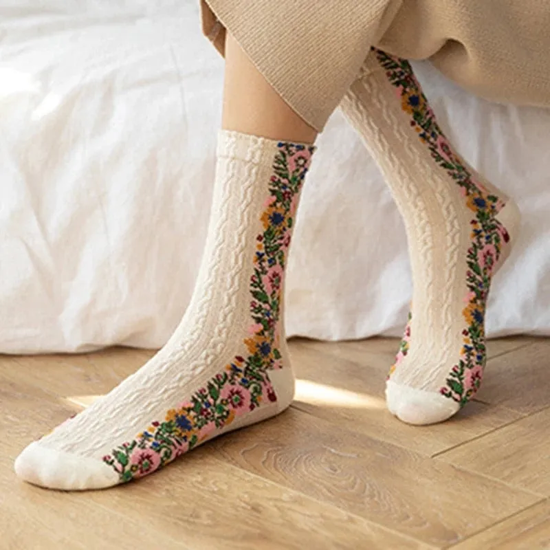 Ivy - Embroidered Floral Socks