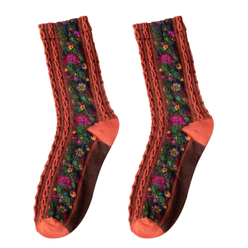 Ivy - Embroidered Floral Socks