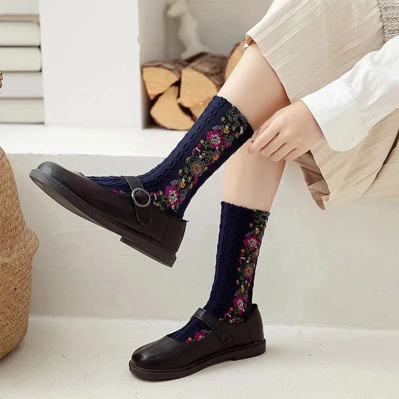 Ivy - Embroidered Floral Socks